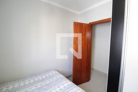 Quarto 2 de apartamento para alugar com 2 quartos, 47m² em Santa Mônica, Uberlândia