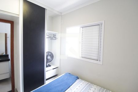 Quarto 2 de apartamento para alugar com 2 quartos, 47m² em Santa Mônica, Uberlândia