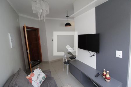 Sala de apartamento para alugar com 2 quartos, 47m² em Santa Mônica, Uberlândia