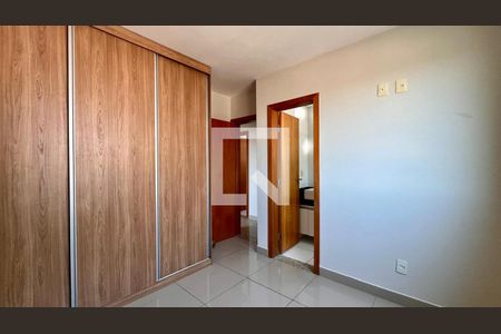 Quarto 2 de apartamento para alugar com 3 quartos, 126m² em Itapoã, Belo Horizonte