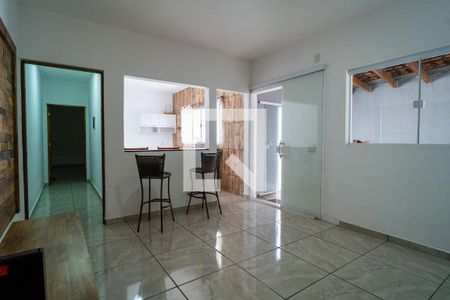 Sala de casa para alugar com 3 quartos, 150m² em Lopes de Oliveira, Sorocaba