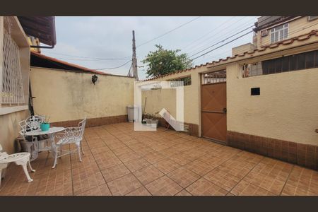 Casa à venda com 165m², 4 quartos e 2 vagas Casa à venda com 165m², 4 quartos e 2 vagasQuintal