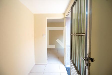 Corredor de casa para alugar com 1 quarto, 30m² em Quitaúna, Osasco