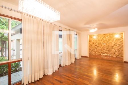 Sala de casa à venda com 3 quartos, 389m² em Continental, Osasco