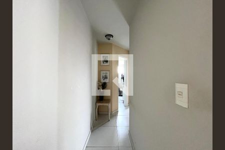 Corredor de apartamento à venda com 2 quartos, 67m² em Vila Guarani (zona Sul), São Paulo