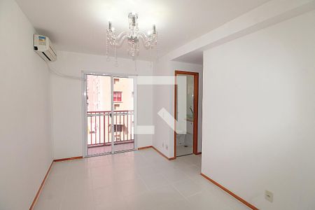 Sala de apartamento para alugar com 2 quartos, 42m² em Cascadura, Rio de Janeiro