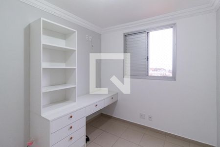 Quarto 1 de apartamento para alugar com 2 quartos, 55m² em Jardim Roberto, Osasco