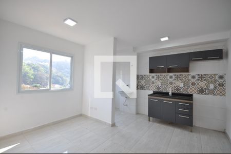 Sala de apartamento para alugar com 2 quartos, 44m² em Vila Irmaos Arnoni, São Paulo