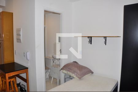 Sala/Quarto/Cozinha de apartamento à venda com 1 quarto, 17m² em Vila Guedes, São Paulo