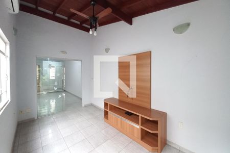 Sala de TV de casa à venda com 3 quartos, 180m² em Parque Via Norte, Campinas