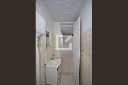 Banheiro de apartamento para alugar com 1 quarto, 45m² em Marechal Hermes, Rio de Janeiro