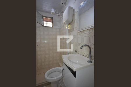 Banheiro de apartamento para alugar com 1 quarto, 45m² em Marechal Hermes, Rio de Janeiro