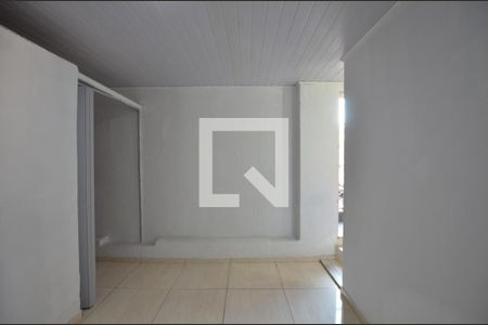 Sala de apartamento para alugar com 1 quarto, 45m² em Marechal Hermes, Rio de Janeiro