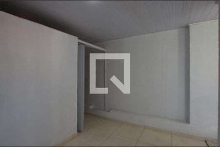 Sala de apartamento para alugar com 1 quarto, 45m² em Marechal Hermes, Rio de Janeiro