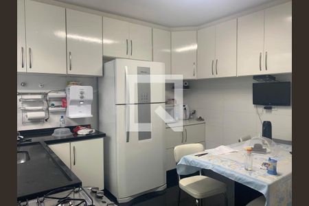 Casa à venda com 3 quartos, 210m² em Jardim Picolo, São Paulo