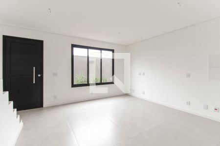 Sala de casa de condomínio para alugar com 2 quartos, 72m² em Vila Rosaria, São Paulo