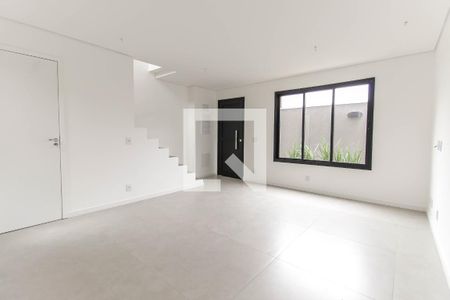 Sala de casa de condomínio para alugar com 2 quartos, 72m² em Vila Rosaria, São Paulo