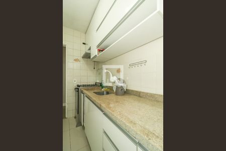 Cozinha de apartamento à venda com 1 quarto, 44m² em Parque Santa Fé, Porto Alegre