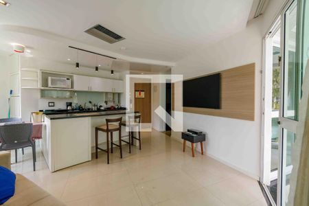 Sala de apartamento para alugar com 1 quarto, 53m² em Barra da Tijuca, Rio de Janeiro