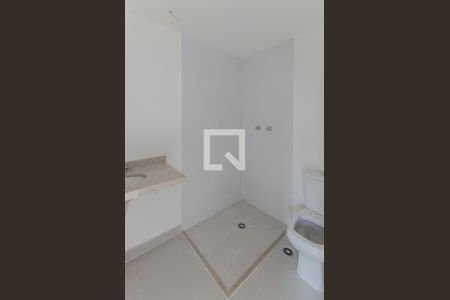 Banheiro de apartamento à venda com 1 quarto, 21m² em Vila Firmiano Pinto, São Paulo