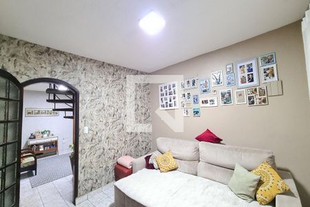 Sala de TV de casa para alugar com 4 quartos, 180m² em Cidade Satélite Santa Bárbara, São Paulo