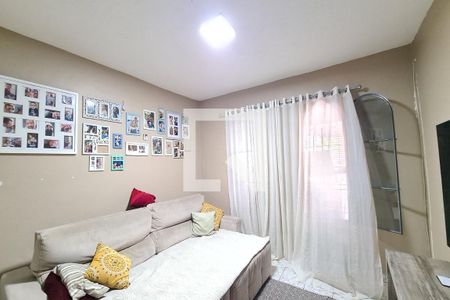 Sala de TV de casa para alugar com 4 quartos, 180m² em Cidade Satélite Santa Bárbara, São Paulo