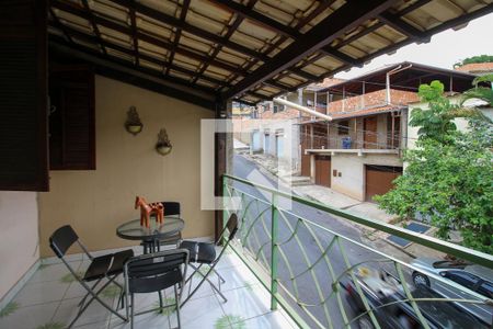 Sacada de casa à venda com 3 quartos, 370m² em União, Belo Horizonte