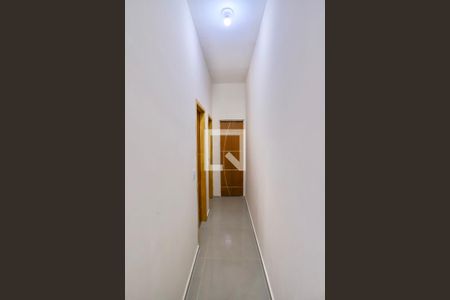 Corredor de apartamento para alugar com 2 quartos, 50m² em Vila Invernada, São Paulo