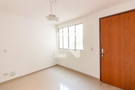 Sala  de apartamento para alugar com 2 quartos, 45m² em Conceicao, Osasco