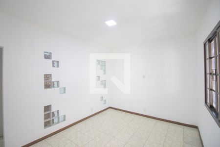 Sala de casa para alugar com 2 quartos, 60m² em Colubandê, São Gonçalo