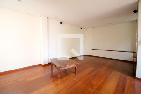 Sala de casa à venda com 6 quartos, 415m² em Vila Ida, São Paulo