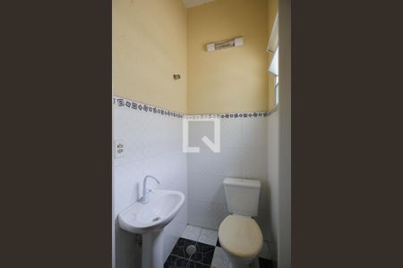 Lavabo de casa para alugar com 3 quartos, 200m² em Santa Teresinha, São Paulo