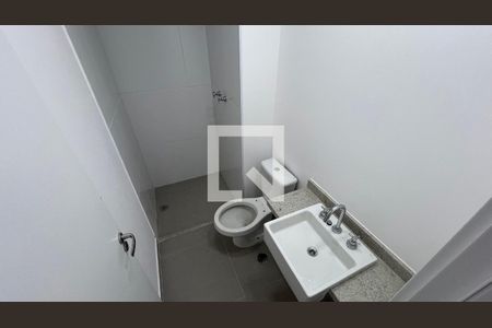 Banheiro de kitnet/studio para alugar com 1 quarto, 26m² em Pinheiros, São Paulo