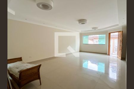 Sala de casa à venda com 3 quartos, 200m² em Vila Comercial, São Paulo