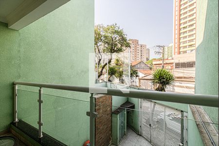 sacada na sala de casa à venda com 3 quartos, 200m² em Vila Gumercindo, São Paulo