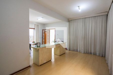 Sala de casa para alugar com 3 quartos, 330m² em Lídice, Uberlândia