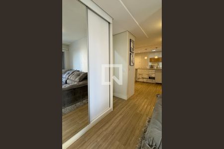 Corredor de apartamento para alugar com 1 quarto, 76m² em Sítio Tamboré Alphaville, Barueri