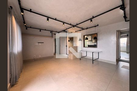 Sala de apartamento à venda com 2 quartos, 70m² em Vila Humaita, Santo André