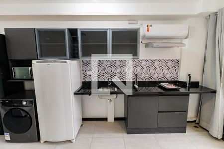 Cozinha e Área de Serviço de kitnet/studio para alugar com 1 quarto, 25m² em Vila Sonia, São Paulo