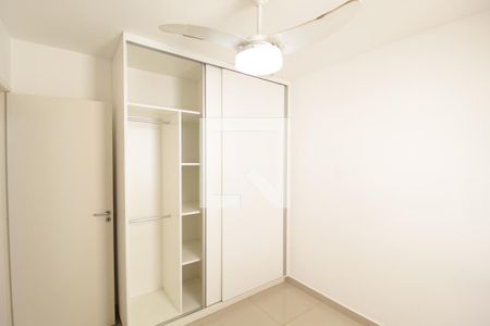 Quarto 1 de apartamento para alugar com 2 quartos, 49m² em Santa Mônica, Uberlândia