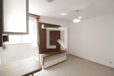 Sala de apartamento para alugar com 2 quartos, 49m² em Santa Mônica, Uberlândia