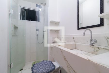 Banheiro de apartamento à venda com 2 quartos, 48m² em Padroeira, Osasco