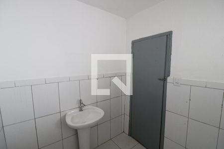 Banheiro de casa para alugar com 1 quarto, 30m² em Vila Palmeiras, São Paulo