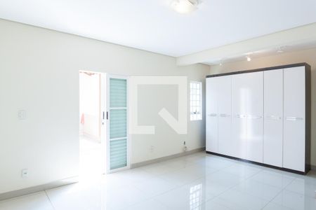 Casa à venda com 218m², 3 quartos e 4 vagas Casa à venda com 218m², 3 quartos e 4 vagassuíte 1