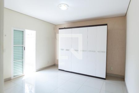 Casa à venda com 218m², 3 quartos e 4 vagas Casa à venda com 218m², 3 quartos e 4 vagassuíte 2