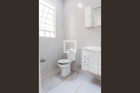 Casa à venda com 218m², 3 quartos e 4 vagas Casa à venda com 218m², 3 quartos e 4 vagasbanheiro suíte 2