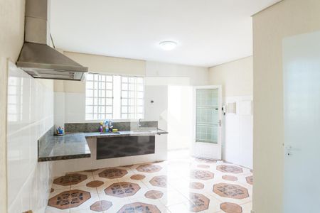 Casa à venda com 218m², 3 quartos e 4 vagas Casa à venda com 218m², 3 quartos e 4 vagasCozinha