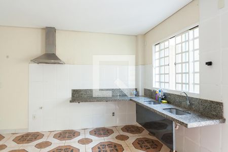 Casa à venda com 218m², 3 quartos e 4 vagas Casa à venda com 218m², 3 quartos e 4 vagasCozinha