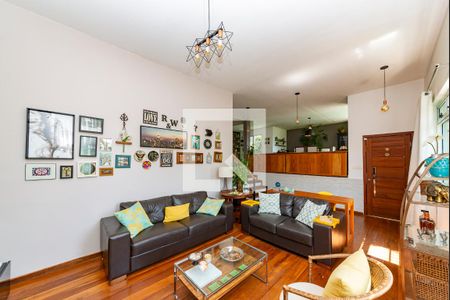 Sala 1 de casa à venda com 4 quartos, 275m² em Santa Lúcia, Belo Horizonte