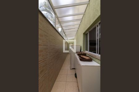 Casa de condomínio à venda com 160m², 3 quartos e 2 vagas Casa de condomínio à venda com 160m², 3 quartos e 2 vagasCorredor Lateral